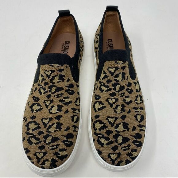 CUSHIONAIRE RORY Memory Foam Slip-On Platform - Picture 1 of 9